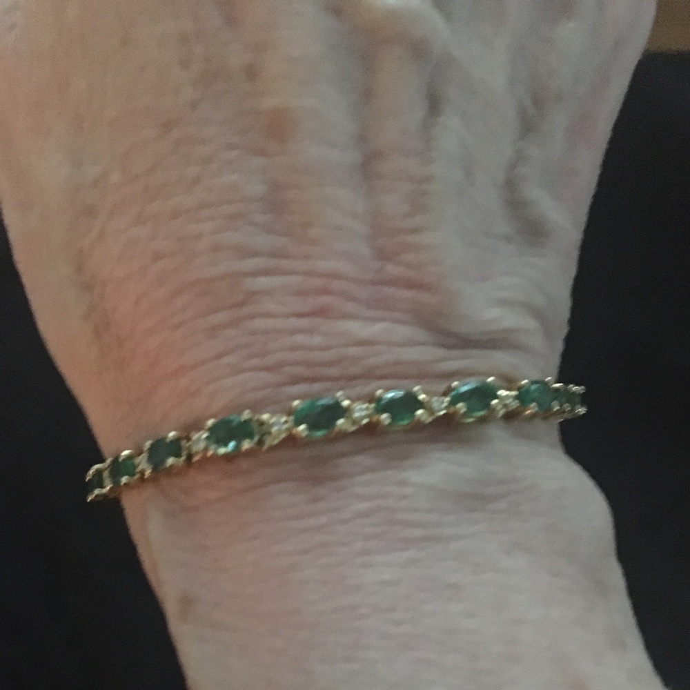 Emerald and Diamond 14kt gold bracelet  21 .20 emeralds with 20 .05 diamonds